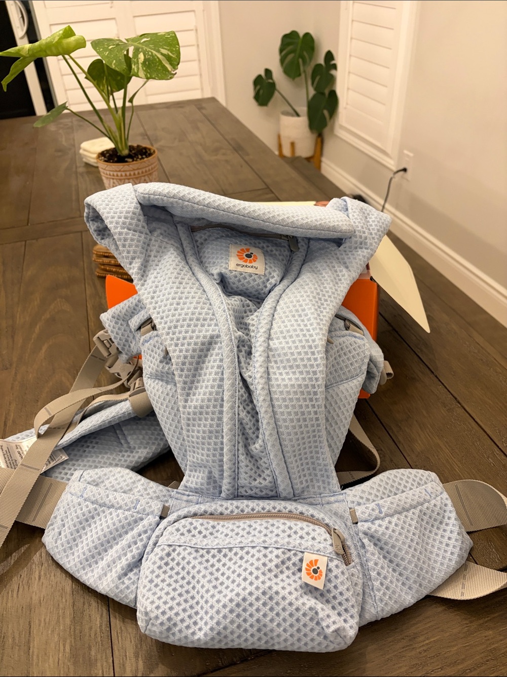 Ergobaby Omni Deluxe in Soft Blue